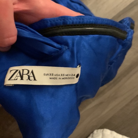 Zara Royal Blue Satin Pleated Halter Crop Top - Picture 5 of 6